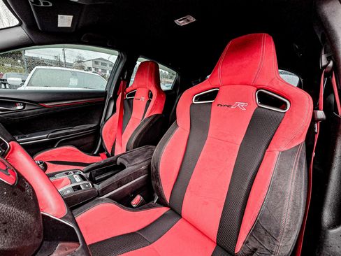 Used 2017 Honda Civic Type R image 10