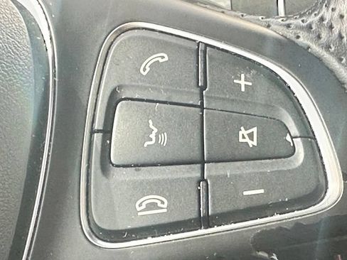 Used 2019 Mercedes-Benz GLC 350e 4MATIC image 15