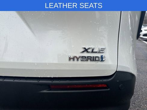 Used 2021 Toyota Sienna XLE image 13