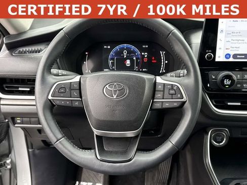 Used 2025 Toyota Grand Highlander AWD image 18