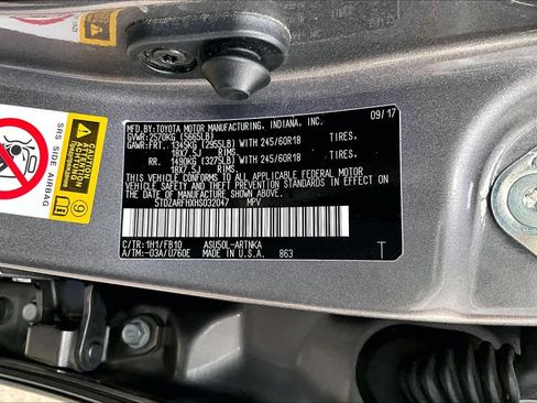 Used 2017 Toyota Highlander LE image 33