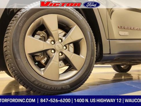 Used 2016 Jeep Cherokee 75th Anniversary image 7