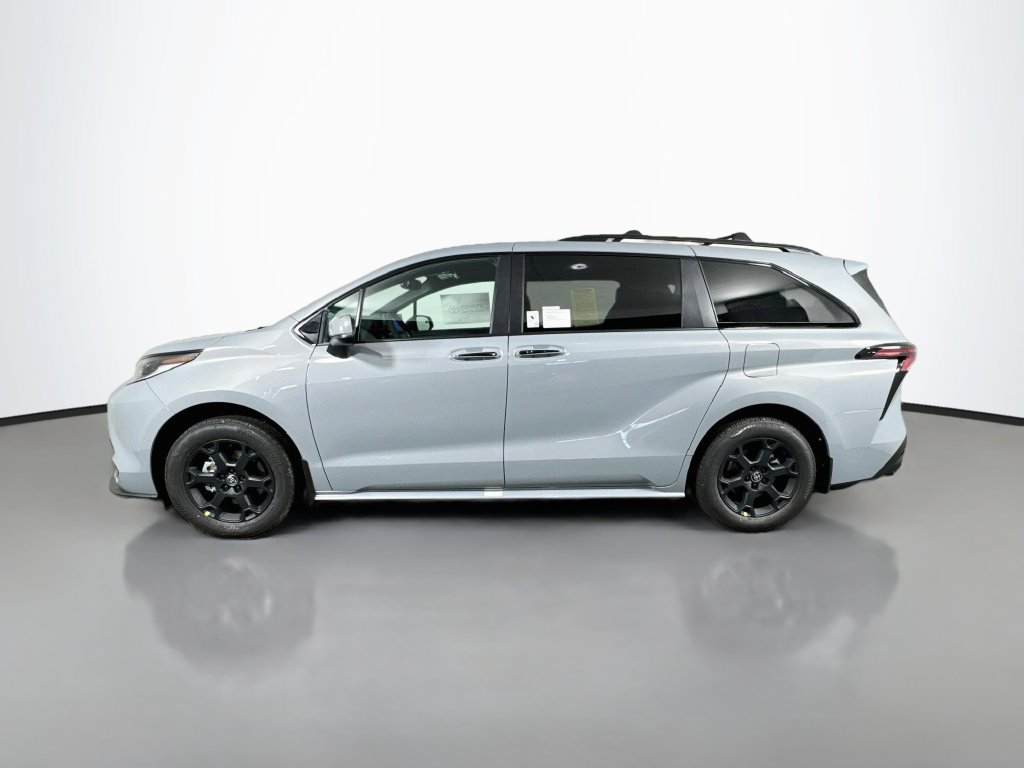 New 2026 Toyota Sienna XLE Woodland Edition AWD/4WD image 5