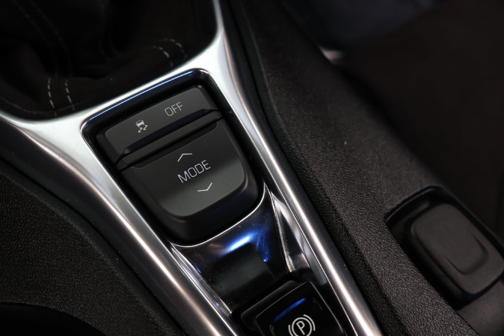 Used 2018 Chevrolet Camaro SS RWD image 29