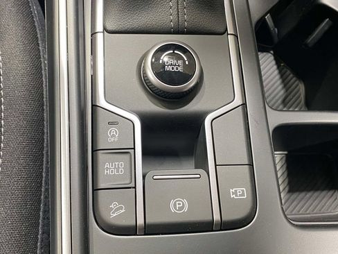 New 2026 Kia Sorento LX FWD image 30