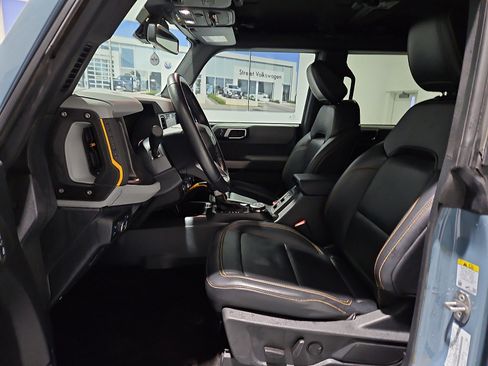 Used 2022 Ford Bronco Badlands image 9