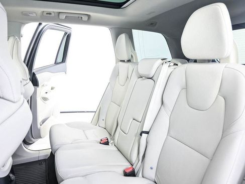 Certified 2025 Volvo XC90 T8 Core w/ Protection Package AWD/4WD image 22