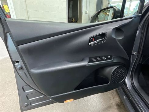Used 2022 Toyota Prius LE FWD image 10