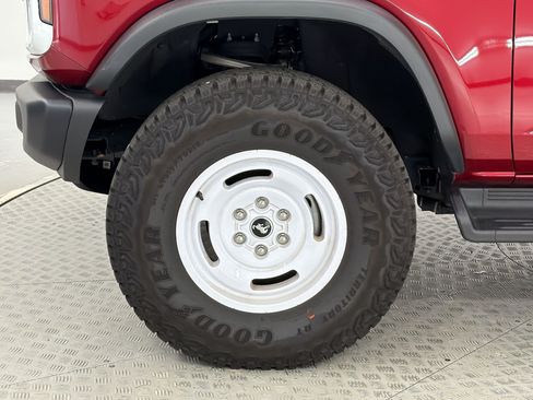 Used 2025 Ford Bronco Heritage Edition AWD/4WD image 12