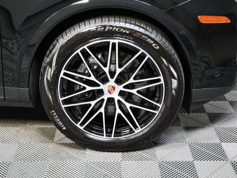 New 2026 Porsche Cayenne Coupe AWD/4WD image 39