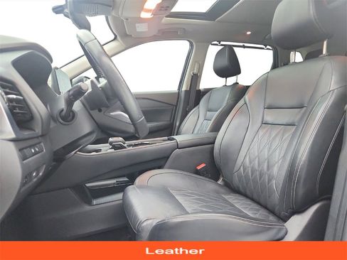 Used 2022 Nissan Rogue Platinum w/ Head-Up Display Package image 11