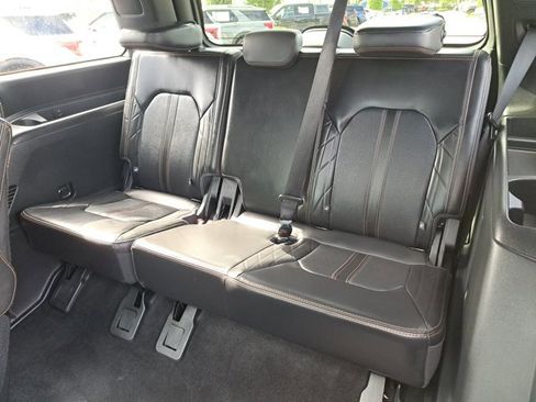 Certified 2022 Ford Expedition Platinum image 13