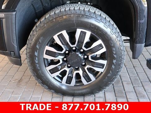 Used 2025 GMC Sierra 3500 Denali Ultimate image 8