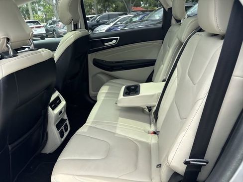 Used 2018 Ford Edge Titanium w/ Equipment Group 301A FWD image 23