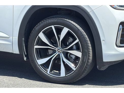 Used 2024 Volkswagen Atlas SEL Premium R-Line AWD/4WD image 33