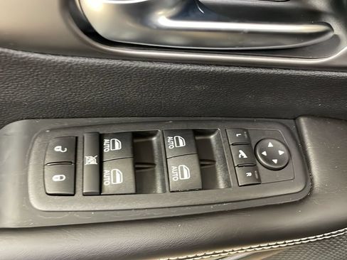 New 2027 Chrysler Pacifica Limited w/ S Appearance Package AWD/4WD image 13
