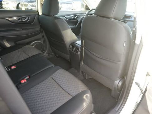 Used 2018 Nissan Rogue SV w/ Premium Package FWD image 14