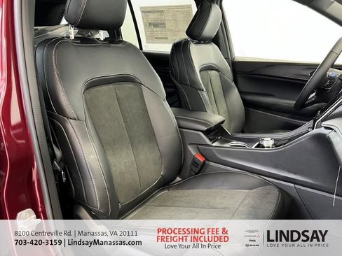 New 2025 Jeep Grand Cherokee Laredo image 12