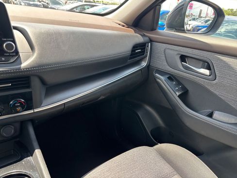 Used 2023 Nissan Rogue SV AWD/4WD image 36