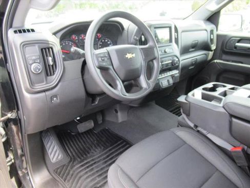 Used 2025 Chevrolet Silverado 1500 Custom image 15