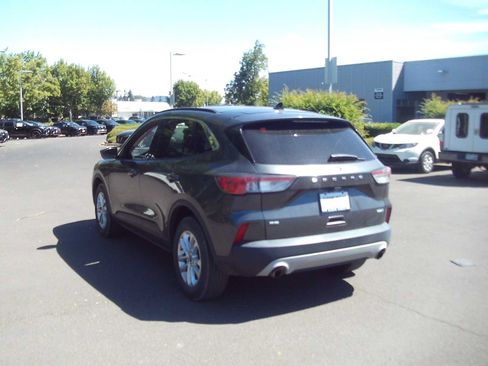 Used 2020 Ford Escape SE AWD/4WD image 3