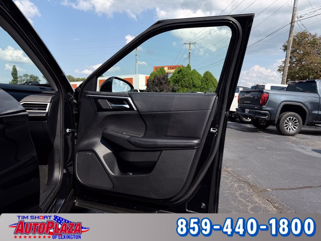 Used 2025 Mitsubishi Outlander SE AWD/4WD image 35