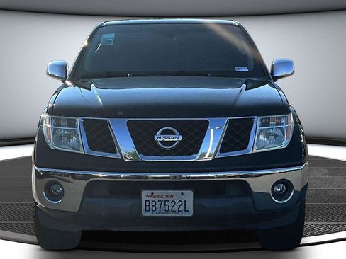 Used 2005 Nissan Frontier LE AWD/4WD image 3