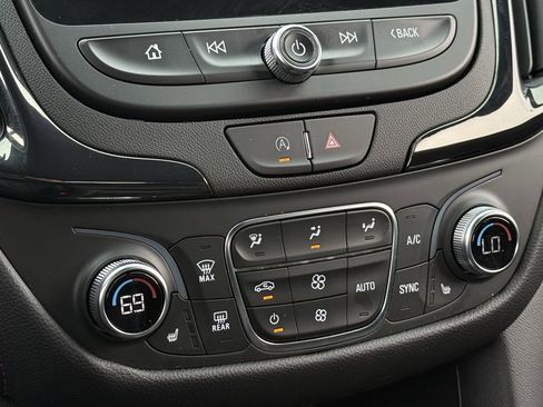 Used 2023 Chevrolet Equinox RS image 18