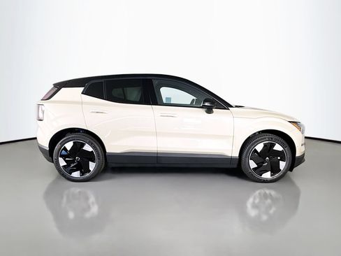 New 2026 Volvo EX30 Ultra w/ Protection Package AWD/4WD image 8