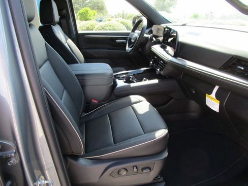 New 2025 Chevrolet Suburban Premier w/ Sun And Tow Package image 26