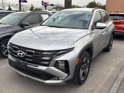 Certified 2025 Hyundai Tucson SEL AWD/4WD image 1