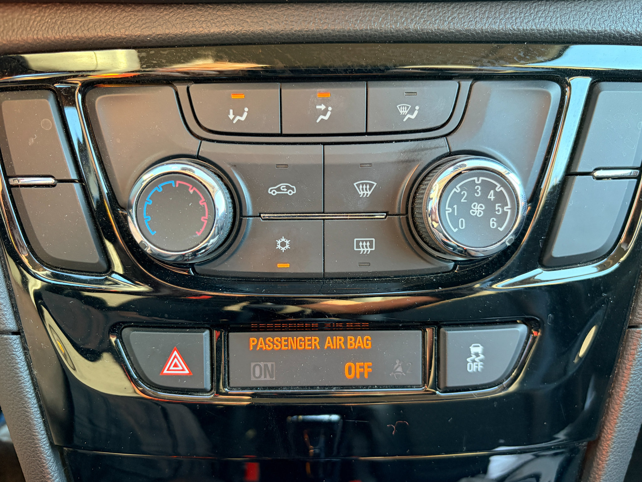 Used 2018 Buick Encore Preferred FWD image 21