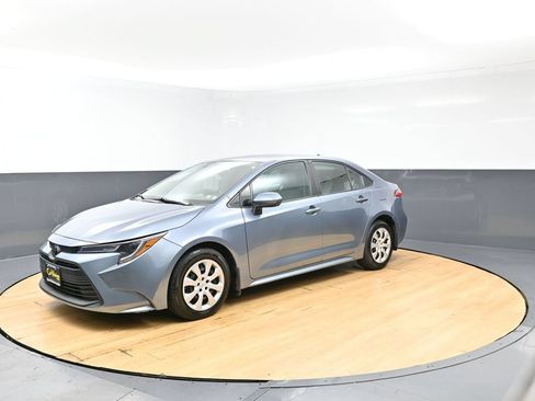 Used 2025 Toyota Corolla LE FWD image 7