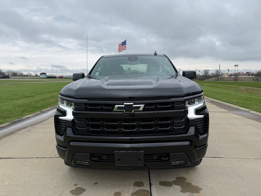 Used 2025 Chevrolet Silverado 1500 RST w/ LPO, Dark Essentials Package RWD image 9