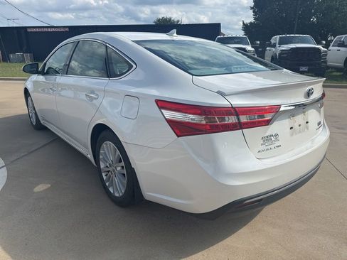 Used 2014 Toyota Avalon Limited w/ Technology Package FWD image 5