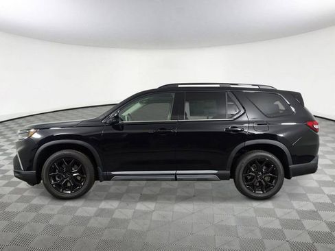 New 2025 Honda Pilot Touring image 6