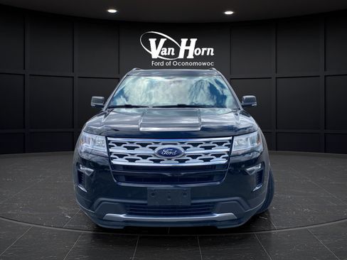 Used 2019 Ford Explorer XLT w/ Equipment Group 202A AWD/4WD image 2