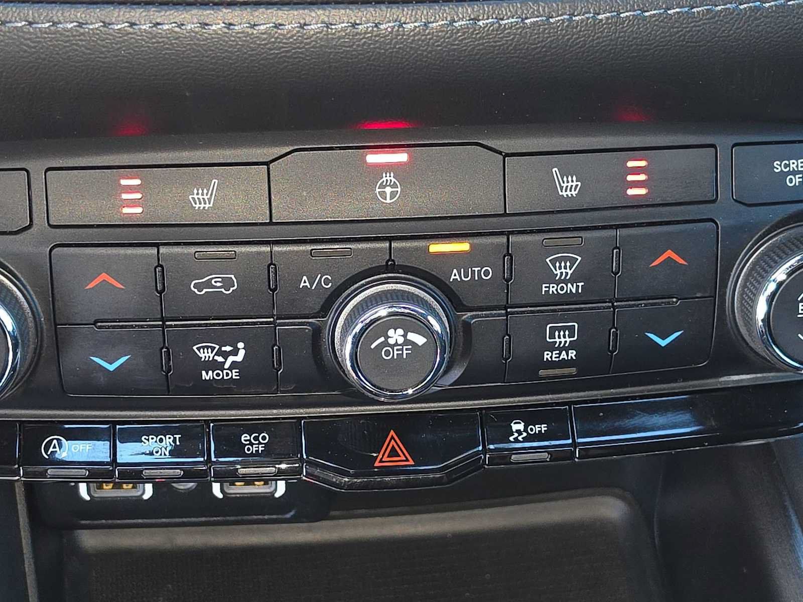 Used 2024 Dodge Durango GT w/ Blacktop Package AWD/4WD image 27