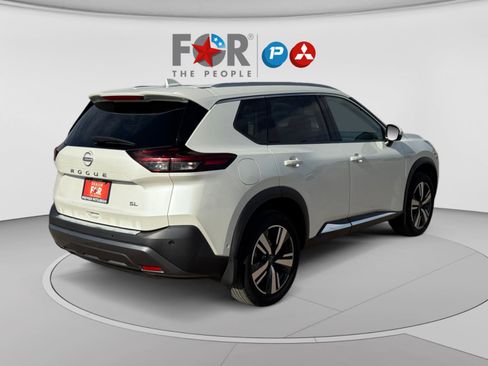 Used 2023 Nissan Rogue SL w/ SL Premium Package FWD image 5