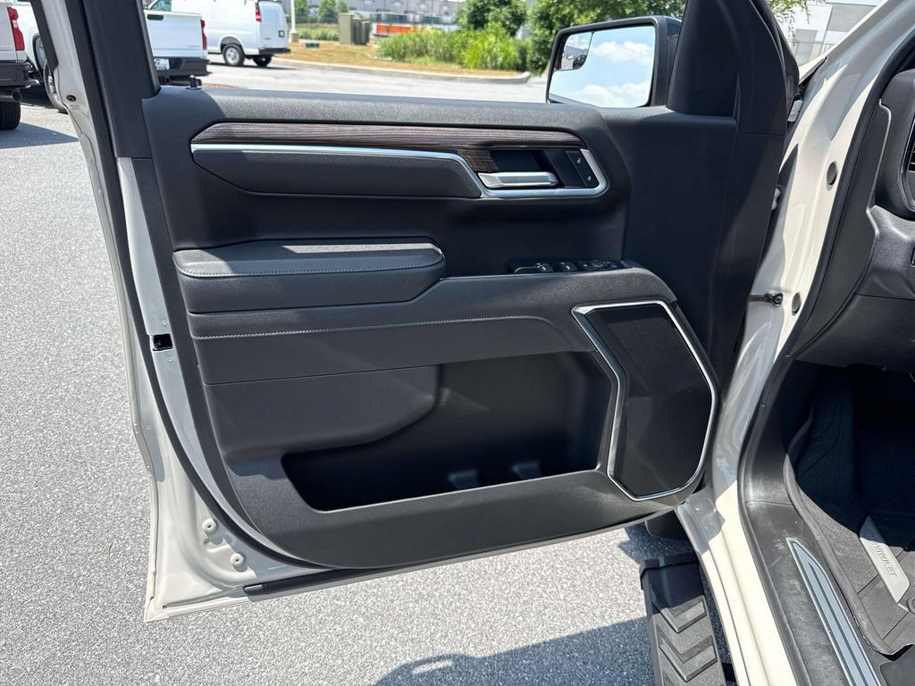 New 2026 Chevrolet Silverado 1500 RST w/ Protection Package AWD/4WD image 8