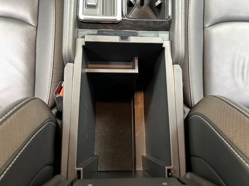 Used 2025 Nissan Pathfinder SL FWD image 47