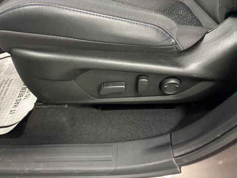 Used 2025 Subaru Forester Premium AWD/4WD image 22