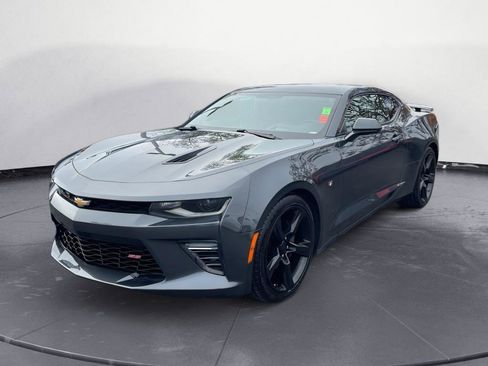 Used 2017 Chevrolet Camaro SS image 2
