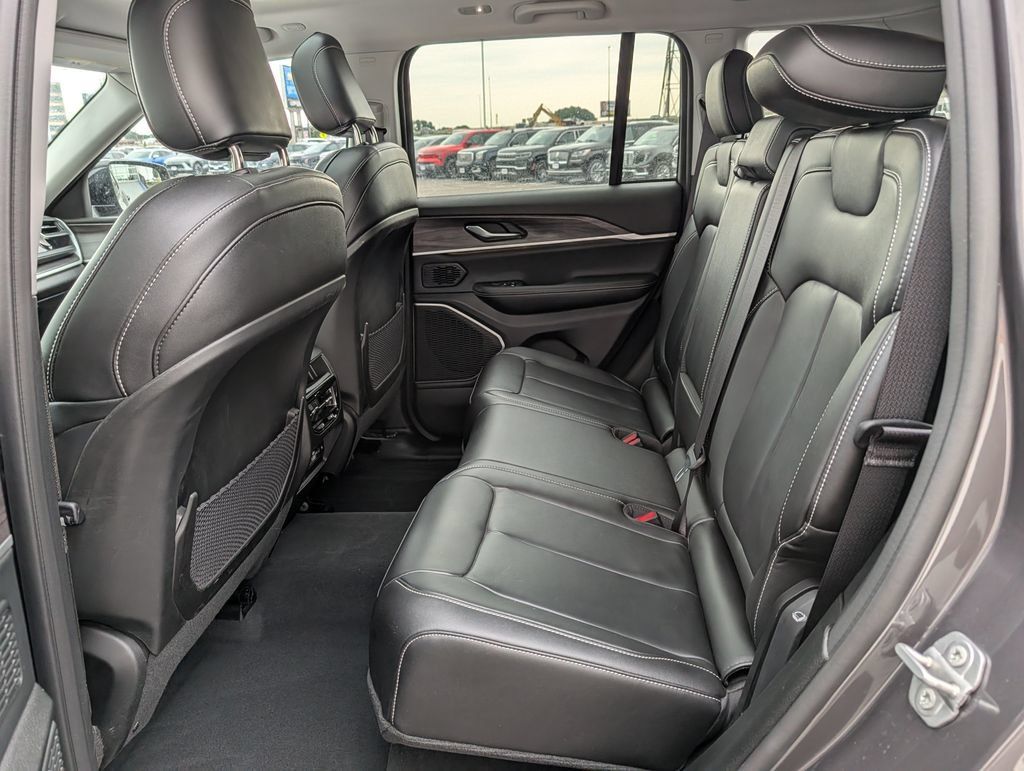 Used 2022 Jeep Grand Cherokee Limited 4xe AWD/4WD image 16