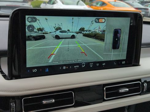 Certified 2026 Lincoln Aviator Reserve AWD/4WD image 21