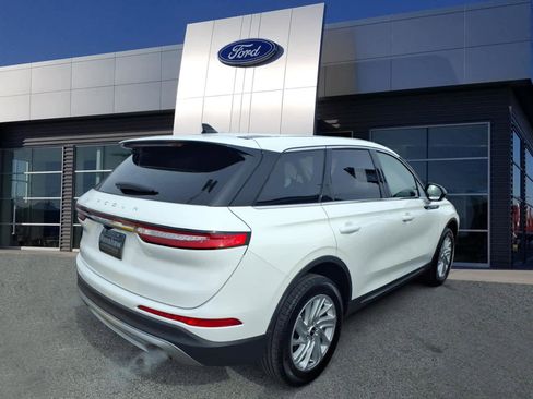 Certified 2025 Lincoln Corsair AWD image 2