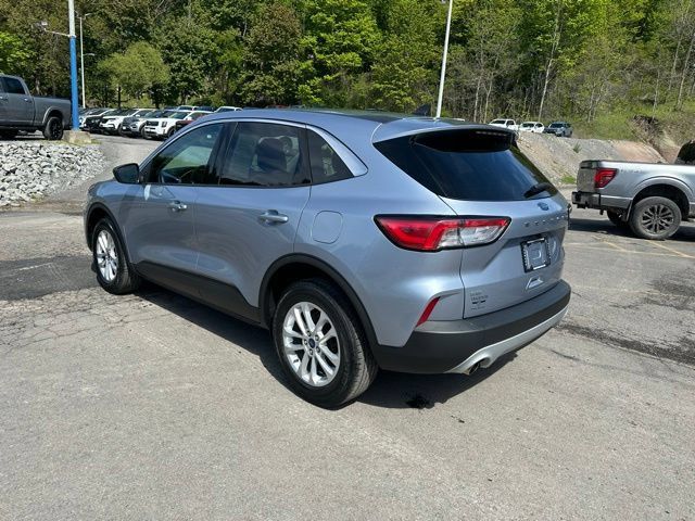 Used 2022 Ford Escape SE w/ Cold Weather Package AWD/4WD image 3