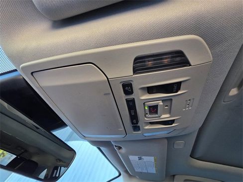 Used 2023 Toyota Highlander XLE image 30