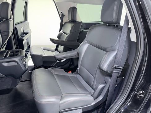 Used 2025 Ford Expedition Active image 2