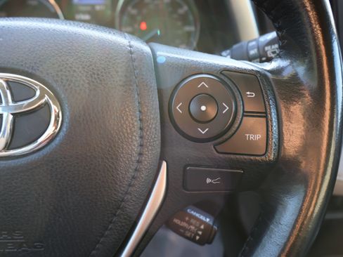 Used 2018 Toyota RAV4 Limited AWD/4WD image 35